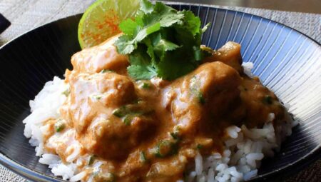Creamy Cashew Chicken Curry